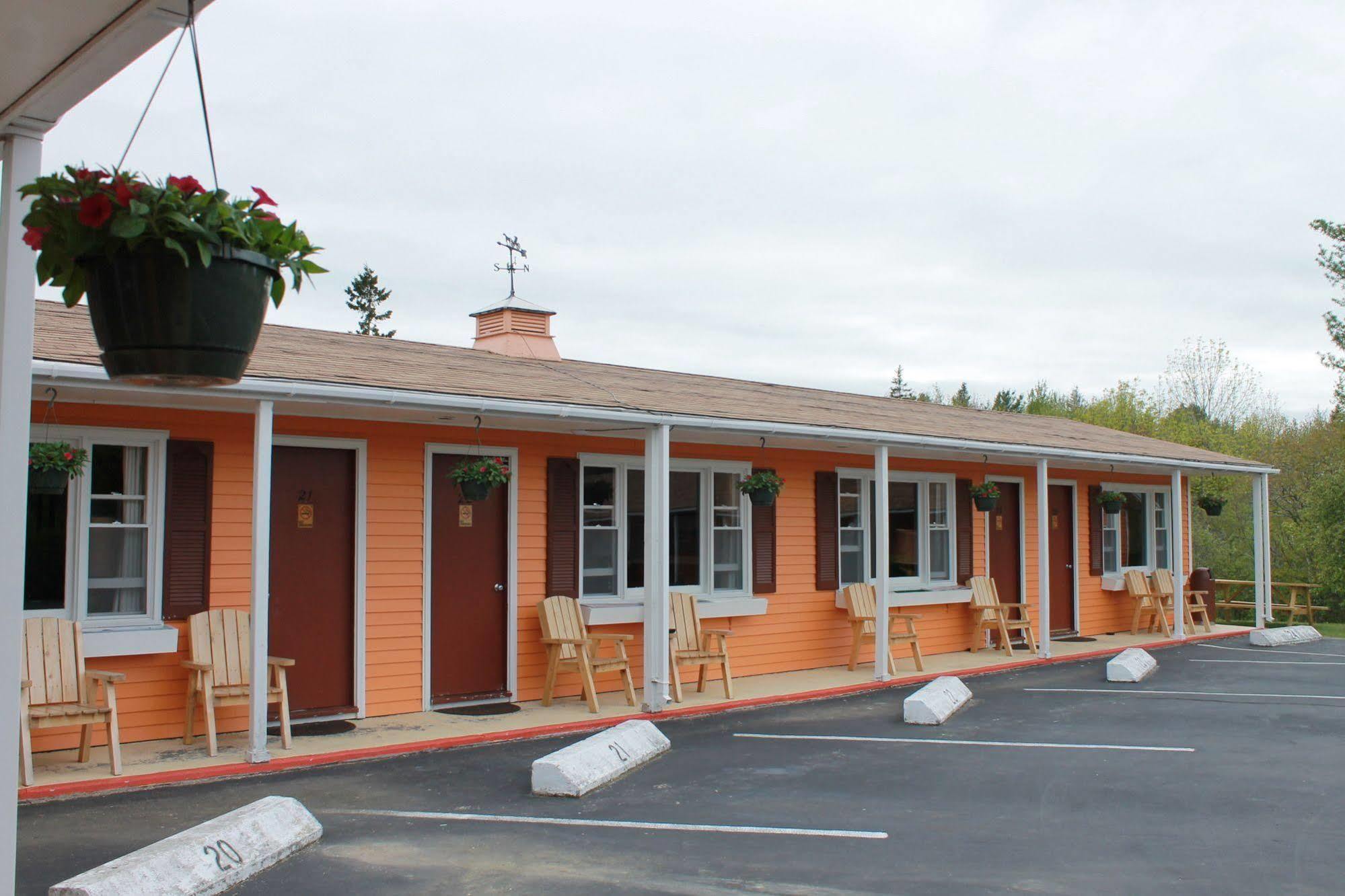 Acadia Gateway Motel Trenton Exterior photo