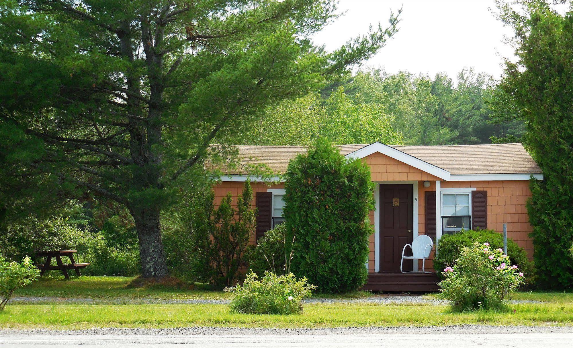 Acadia Gateway Motel Trenton Exterior photo