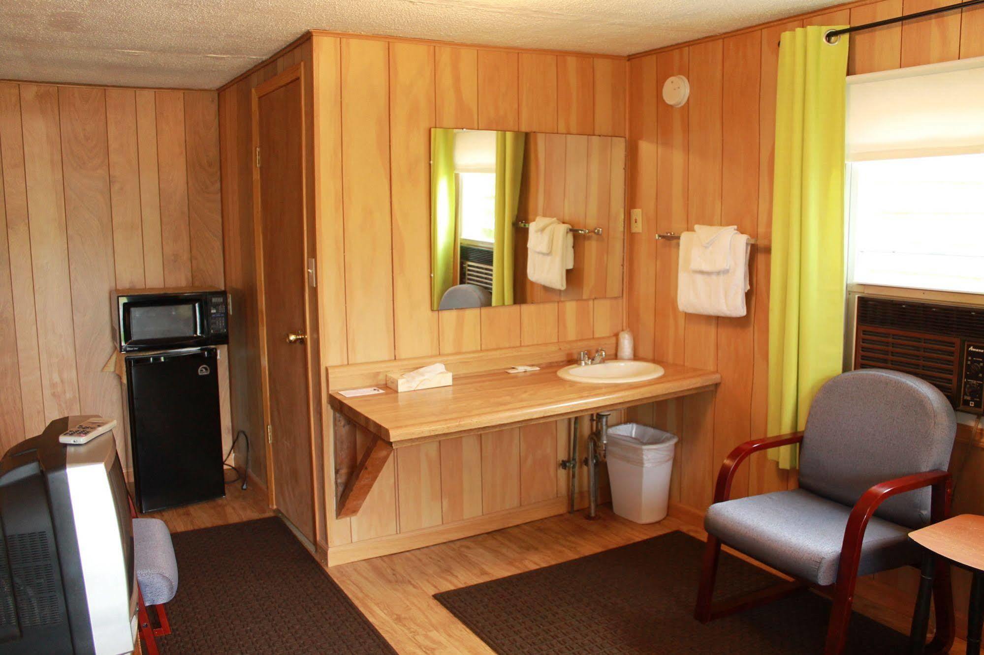 Acadia Gateway Motel Trenton Exterior photo
